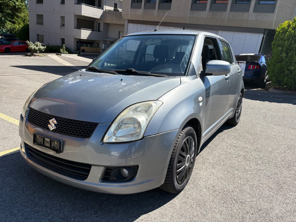 SUZUKI SWIFT 1.5 GL Top