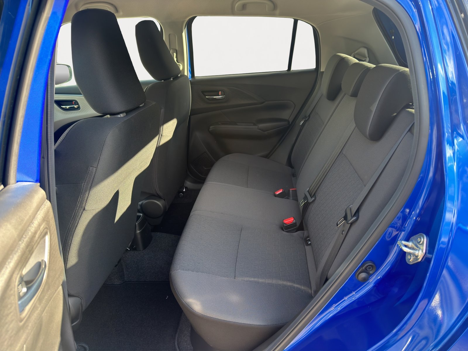 SUZUKI Swift 1.2 Sakura Top Hybrid CVT, Petrol, Second hand / Used, Automatic - 6