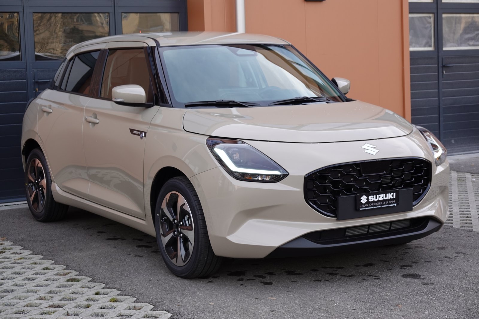 SUZUKI Swift 1.2 Sakura Top Hybrid CVT - Edition Limitée *, Essence, Occasion / Utilisé, Automatique - 2