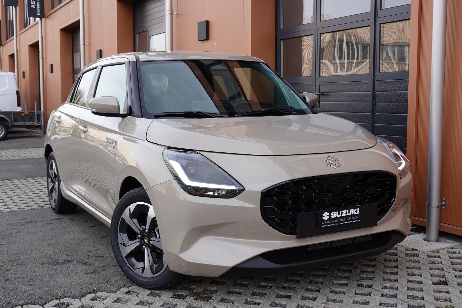 SUZUKI Swift 1.2 Sakura Top Hybrid CVT - Edition Limitée *, Essence, Occasion / Utilisé, Automatique - 4