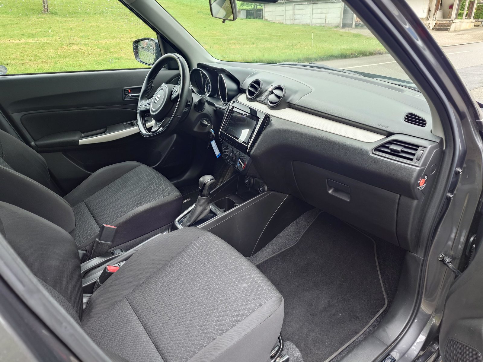SUZUKI Swift 1.2 Compact+ Hybrid, Mild-Hybrid Petrol/Electric, Second hand / Used, Automatic - 6