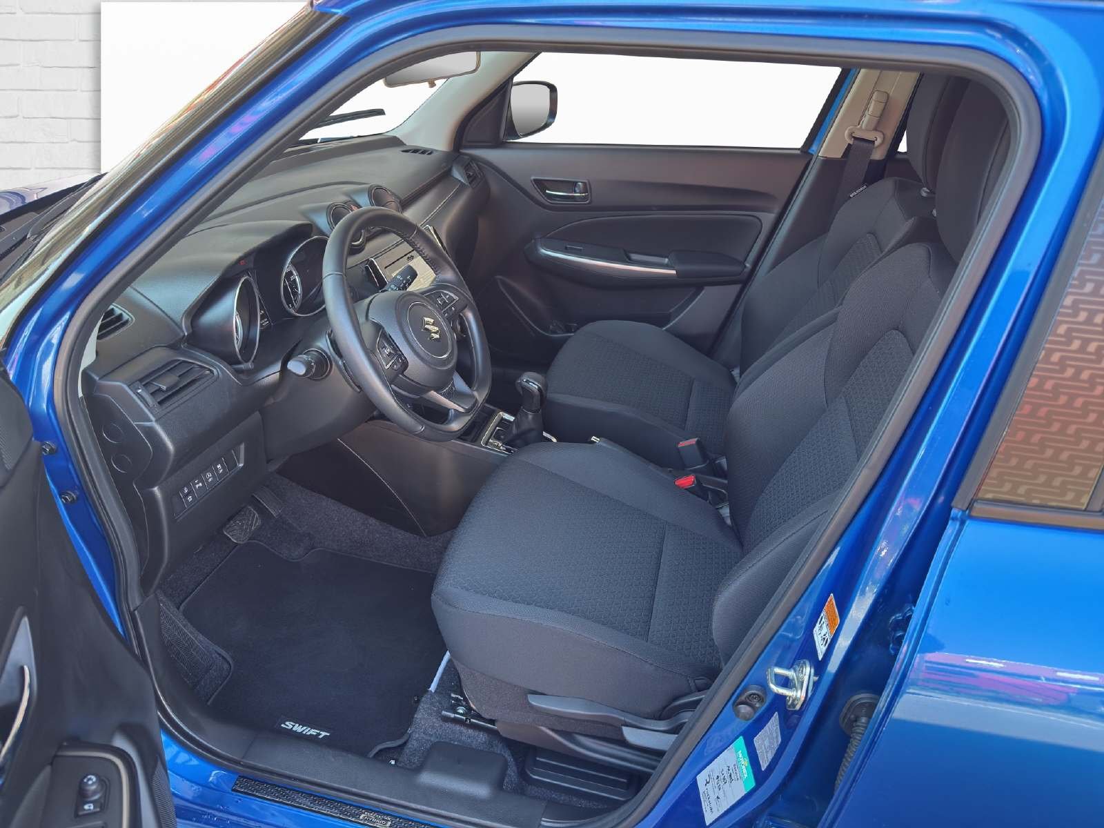 SUZUKI Swift 1.2 Generation Hybrid, Hybride Léger Essence/Électricité, Occasion / Utilisé, Automatique - 7