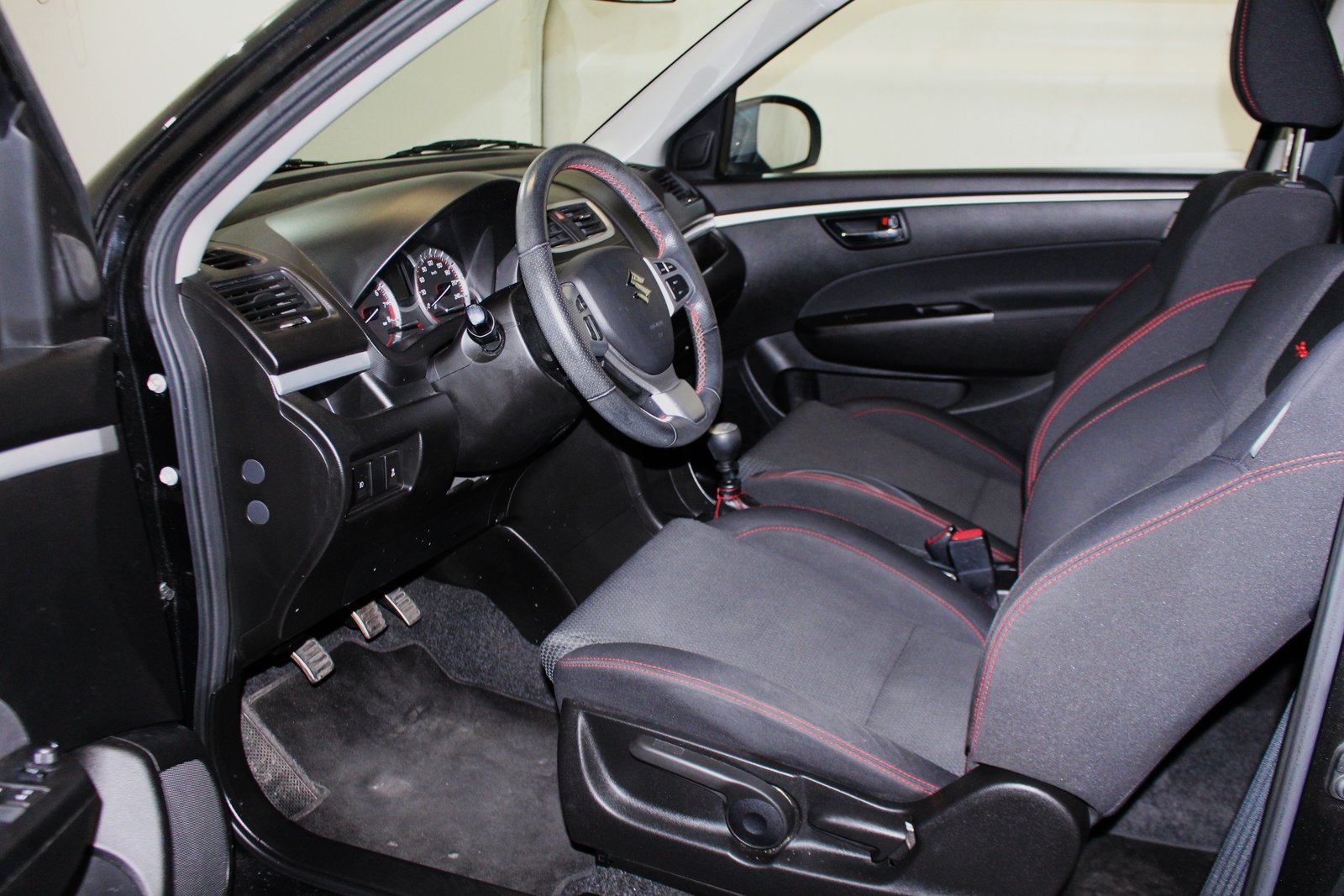 SUZUKI Swift 1.6 16V Sport Sergio Cellano, Essence, Occasion / Utilisé, Manuelle - 7