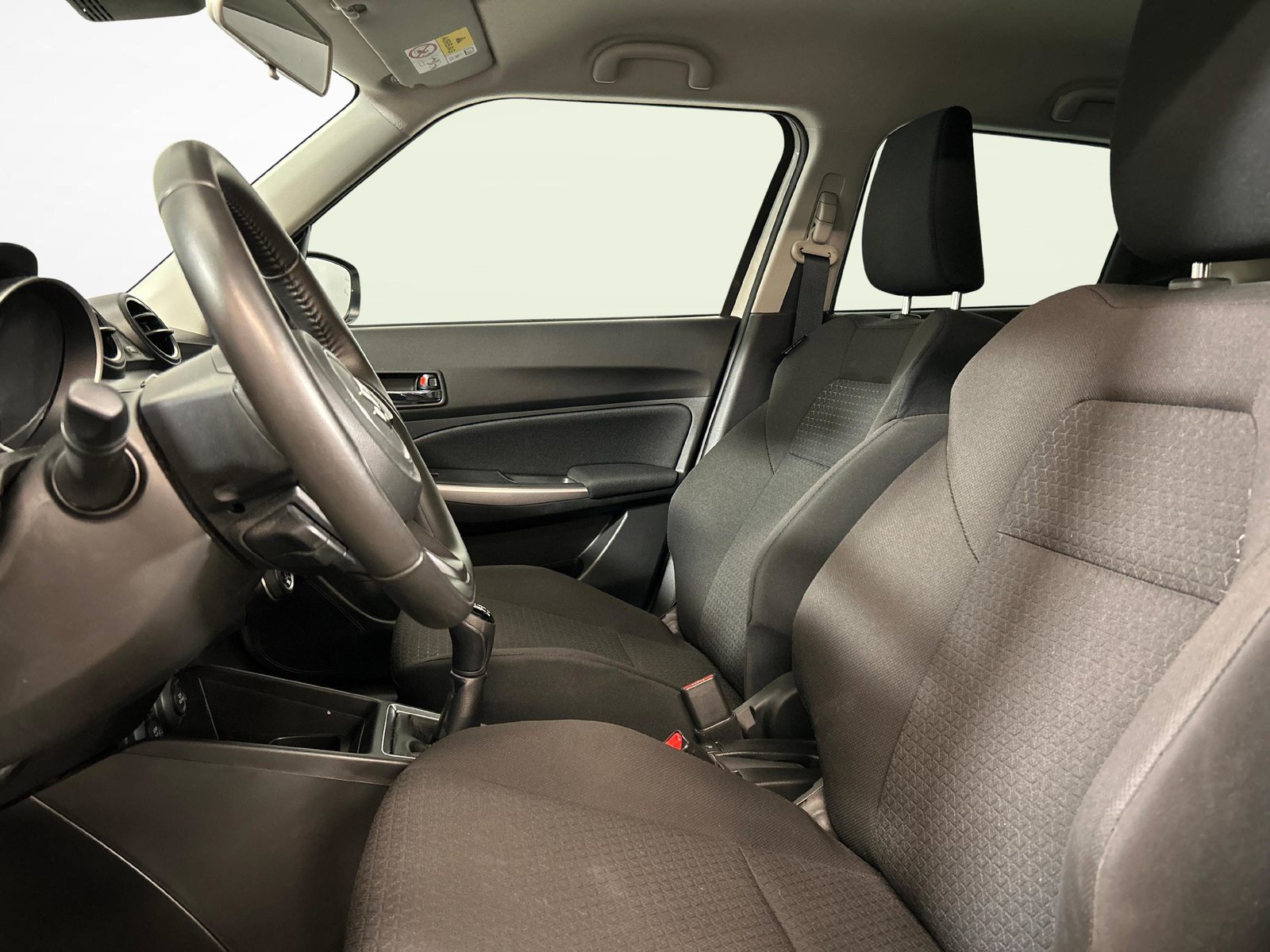 SUZUKI Swift 1.2 Compact Top Hybrid 4x4, Mild-Hybrid Benzin/Elektro, Occasion / Gebraucht, Handschaltung - 3