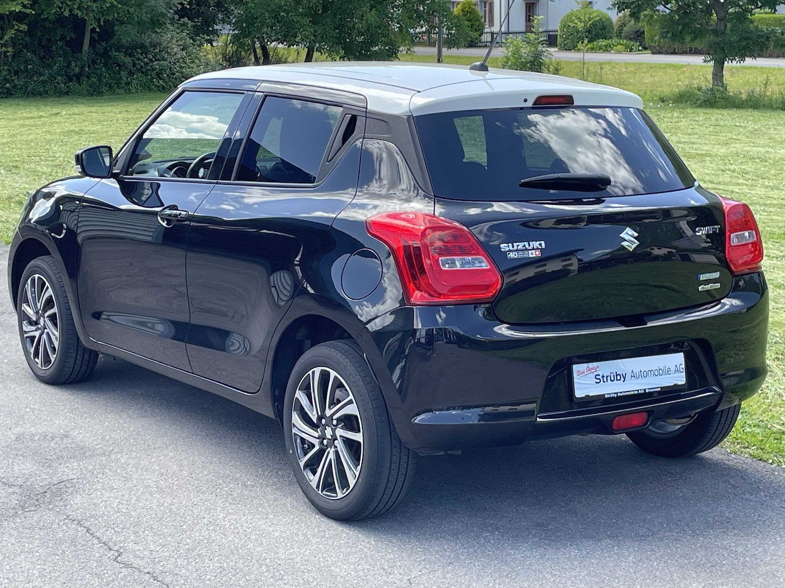 SUZUKI Swift 1.2 Compact Top Hybrid 4x4, Mild-Hybrid Petrol/Electric, Second hand / Used, Manual - 4
