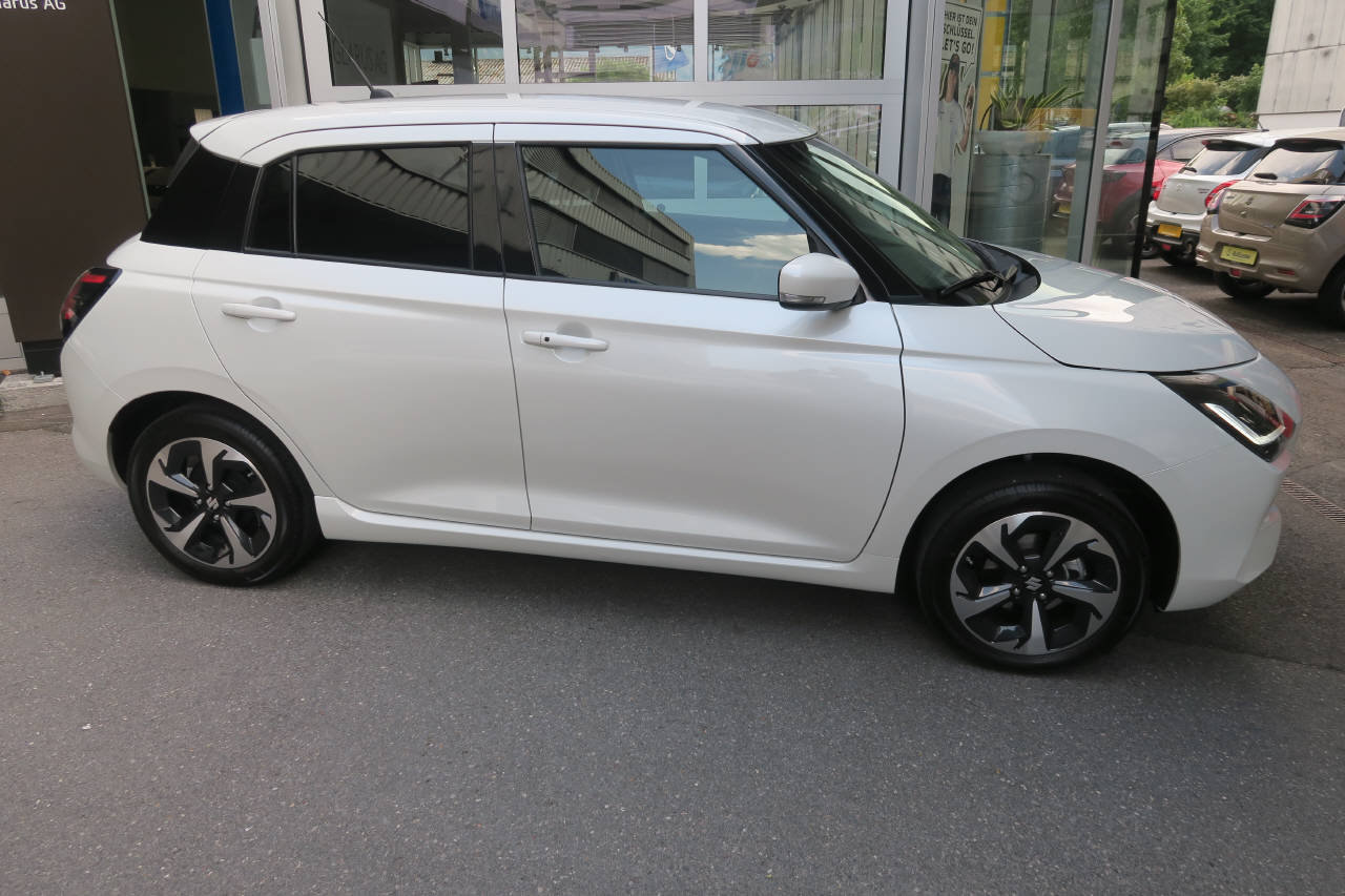 SUZUKI Swift 1.2 Compact Top Hybrid 4x4, Mild-Hybrid Benzin/Elektro, Occasion / Gebraucht, Handschaltung - 2