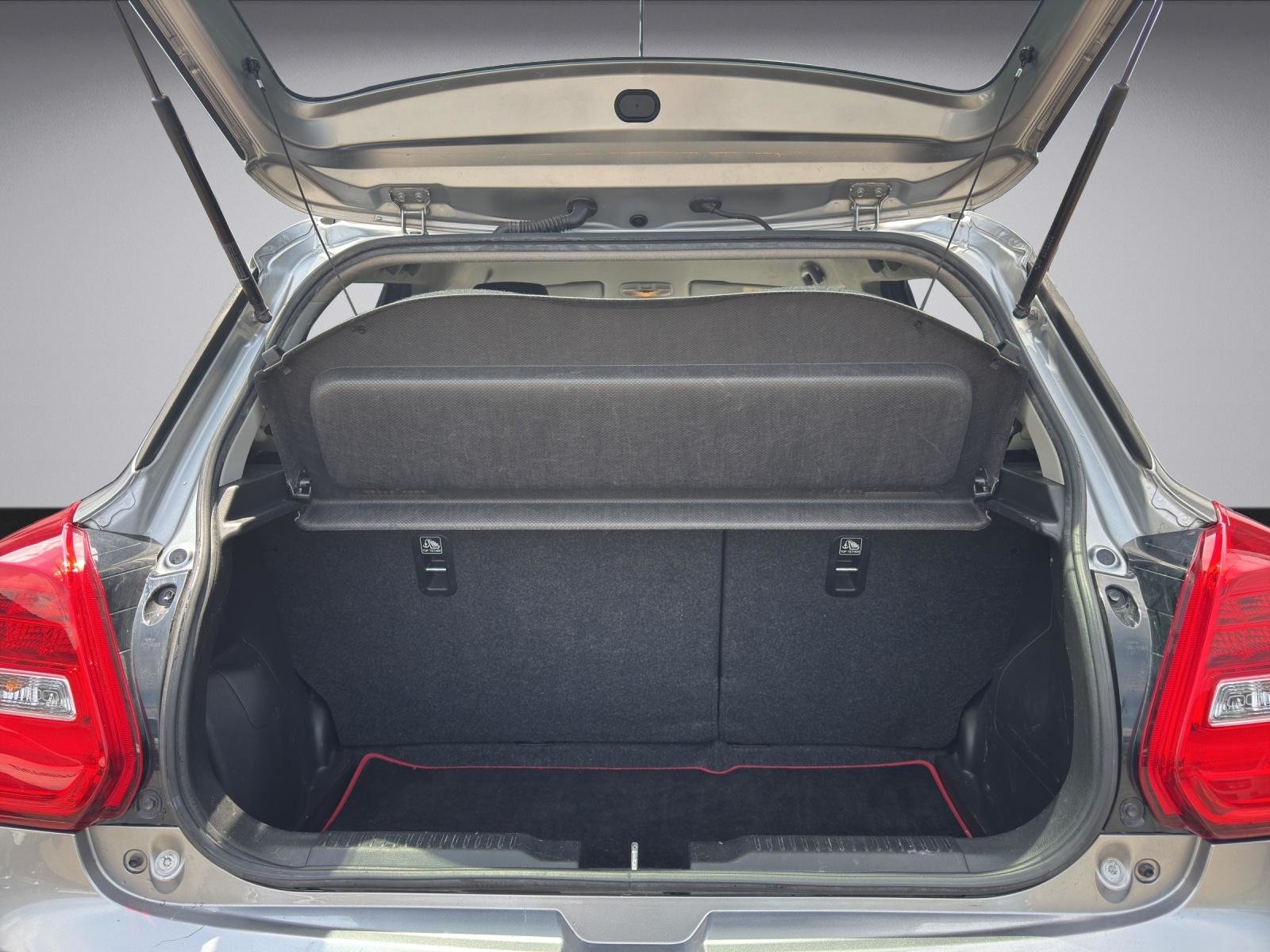 SUZUKI Swift 1.2 Piz Sulai Top Hybrid 4x4, Mild-Hybrid Benzin/Elektro, Occasion / Gebraucht, Handschaltung - 6