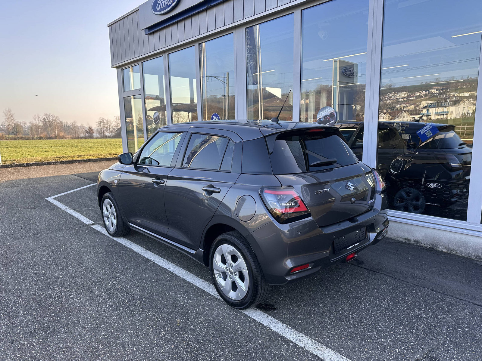 SUZUKI Swift 1.2 Privilege Hybrid 4x4, Hybride Léger Essence/Électricité, Occasion / Utilisé, Manuelle - 4