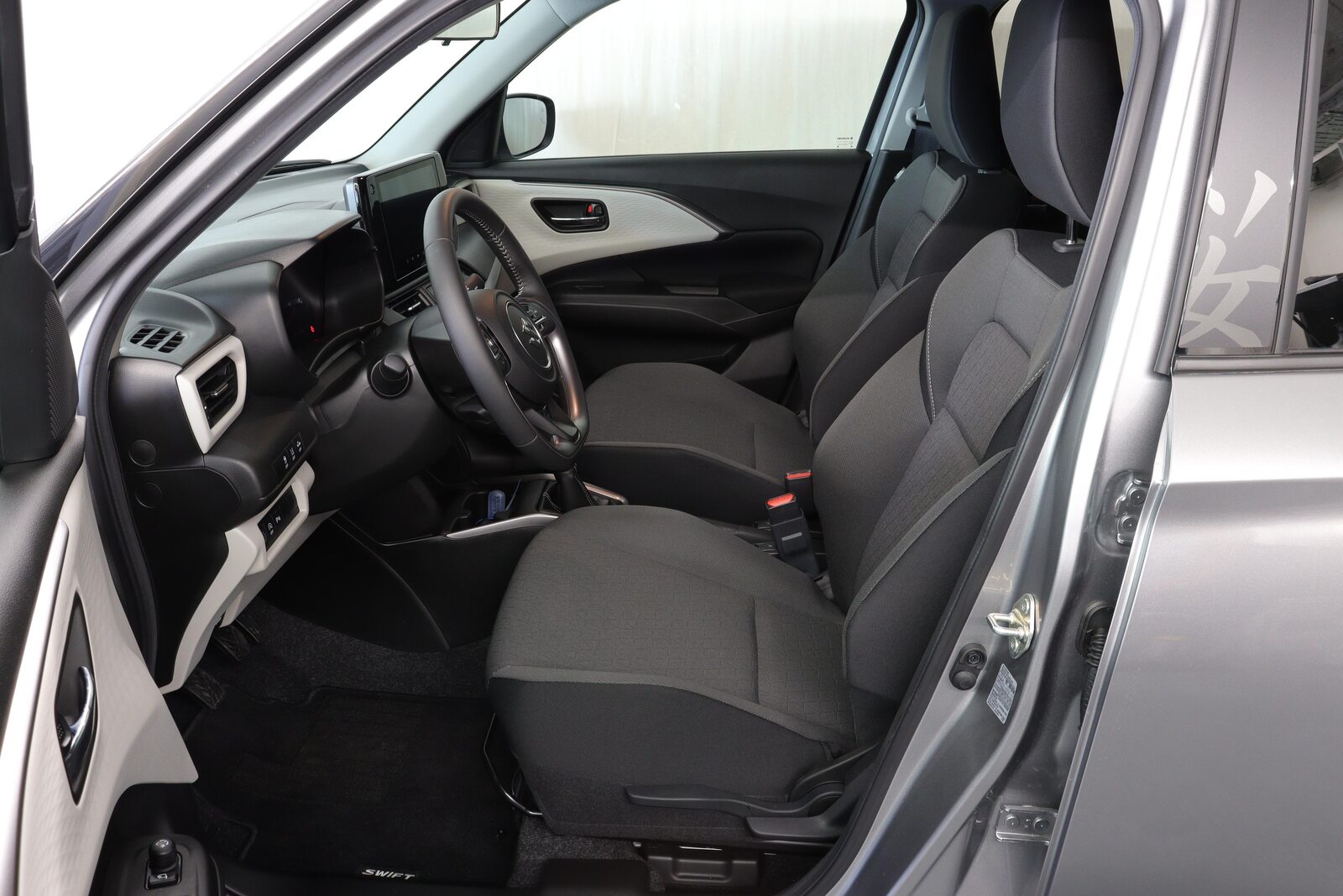 SUZUKI Swift 1.2 Sakura Top Hybrid 4x4, Mild-Hybrid Petrol/Electric, Second hand / Used, Manual - 2