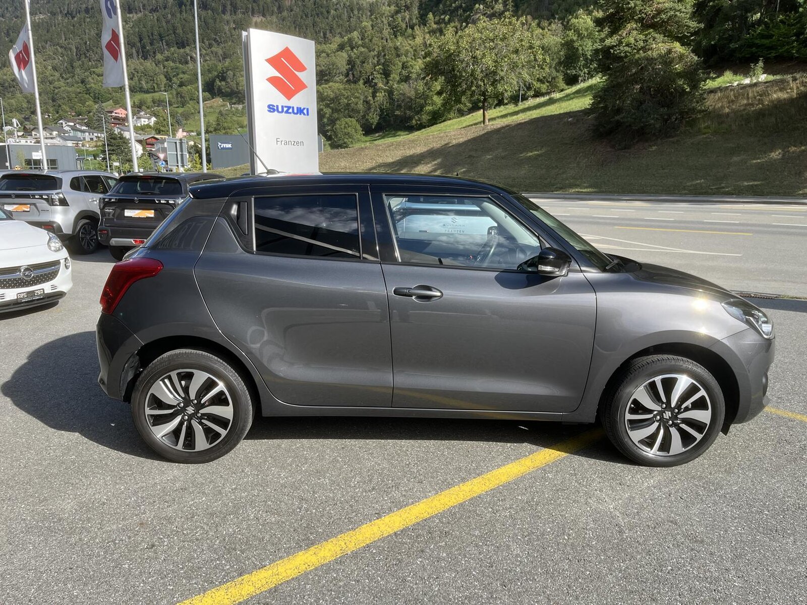 SUZUKI Swift 1.2 Compact Top Hybrid 4x4, Mild-Hybrid Petrol/Electric, Second hand / Used, Manual - 4