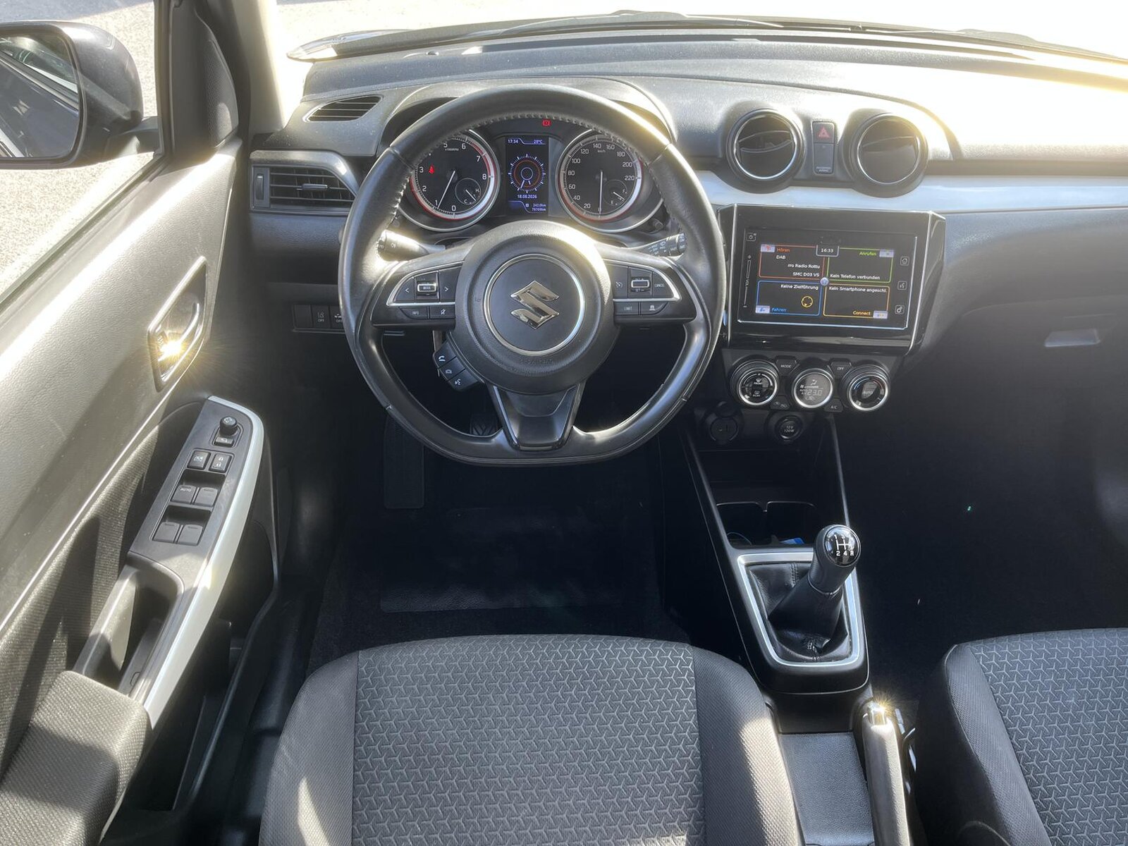 SUZUKI Swift 1.2 Compact Top Hybrid 4x4, Mild-Hybrid Petrol/Electric, Second hand / Used, Manual - 5