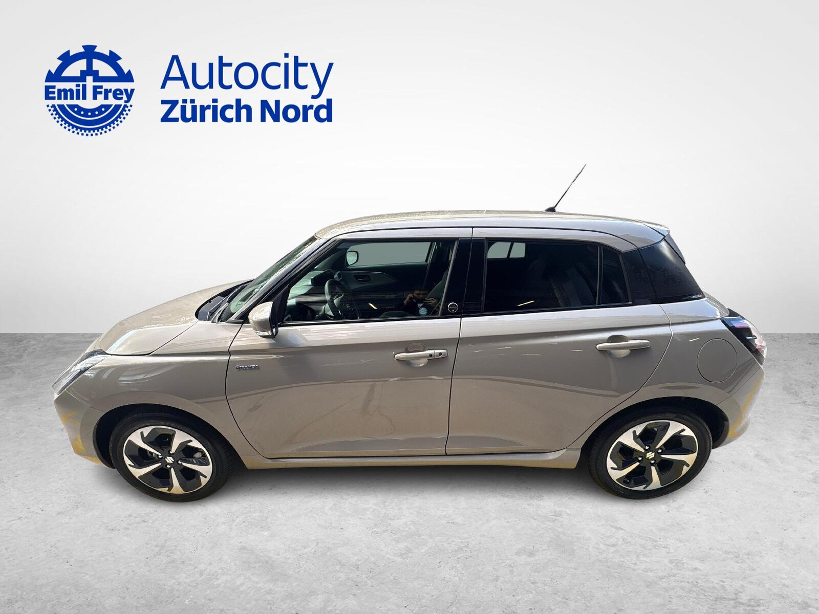 SUZUKI Swift 1.2 Tradizio Top Hybrid, Hybride Léger Essence/Électricité, Occasion / Utilisé, Automatique - 2