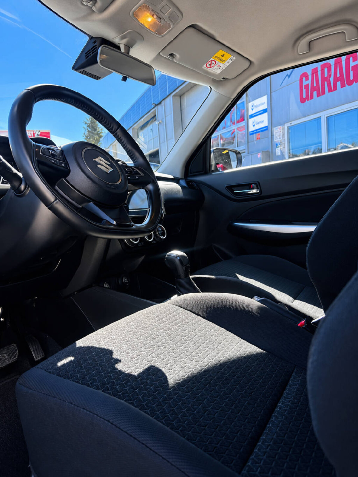 SUZUKI Swift 1.2 Compact Top Hybrid, Hybride Léger Essence/Électricité, Occasion / Utilisé, Automatique - 7