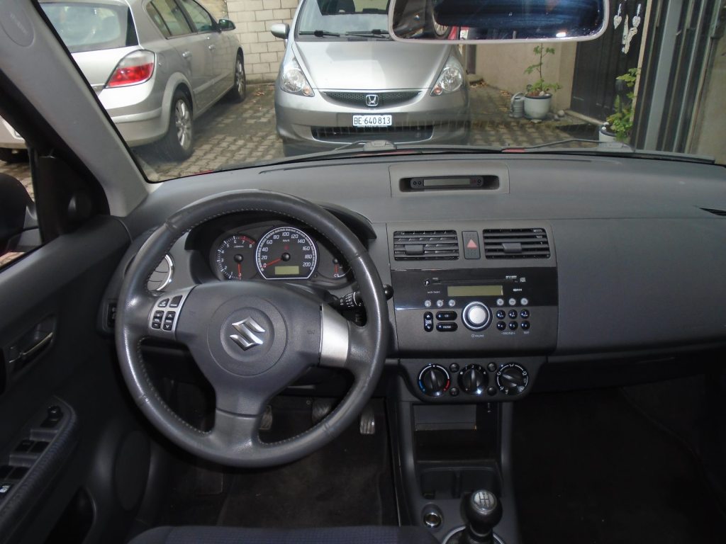 SUZUKI 1.3 GL, Essence, Occasion / Utilisé, Manuelle - 4
