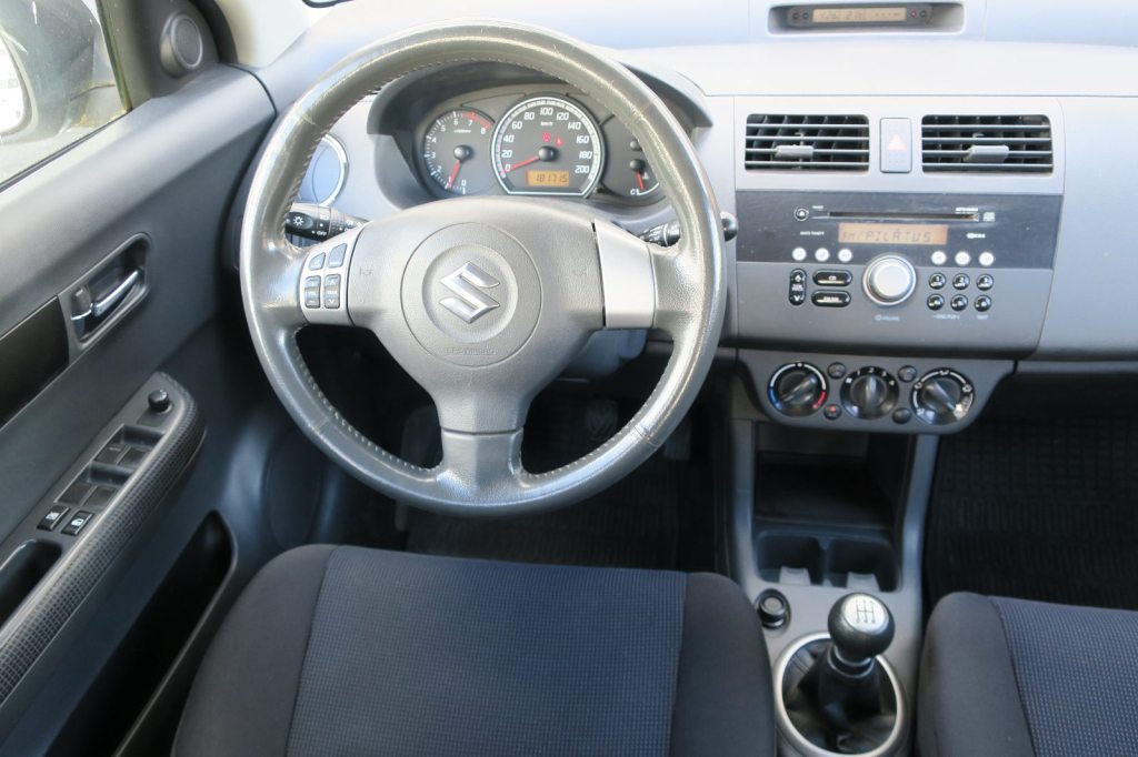 SUZUKI SWIFT 1.3 GL Top 4WD, Benzin, Occasion / Gebraucht, Handschaltung - 3