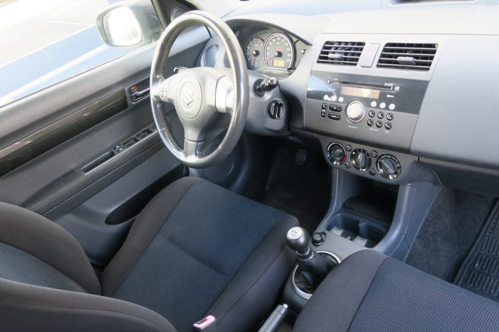 SUZUKI SWIFT 1.3 GL Top 4WD, Benzin, Occasion / Gebraucht, Handschaltung - 3