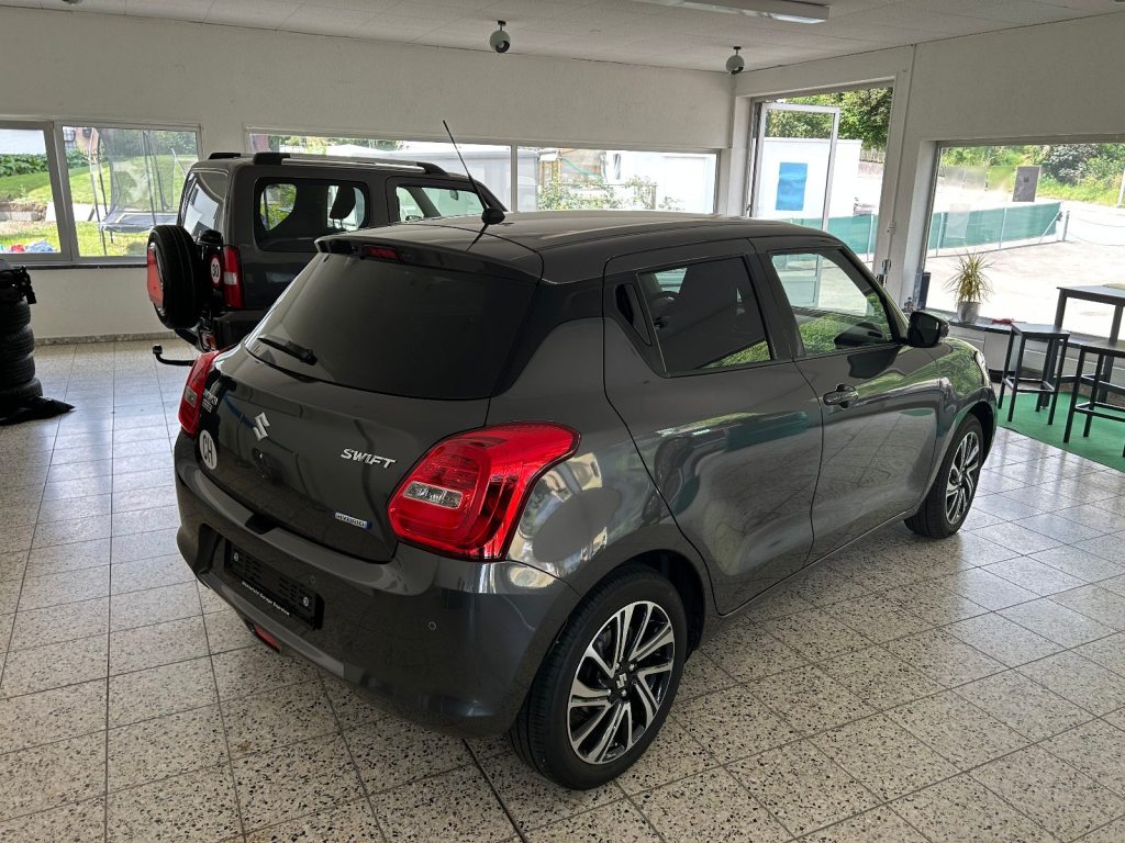 SUZUKI SWIFT 1.2 Compact Top Hybrid, Hybride Léger Essence/Électricité, Occasion / Utilisé, Automatique - 2
