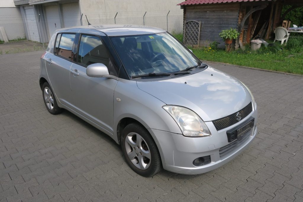 SUZUKI SWIFT 1.3 GL Top 4WD mit Klima