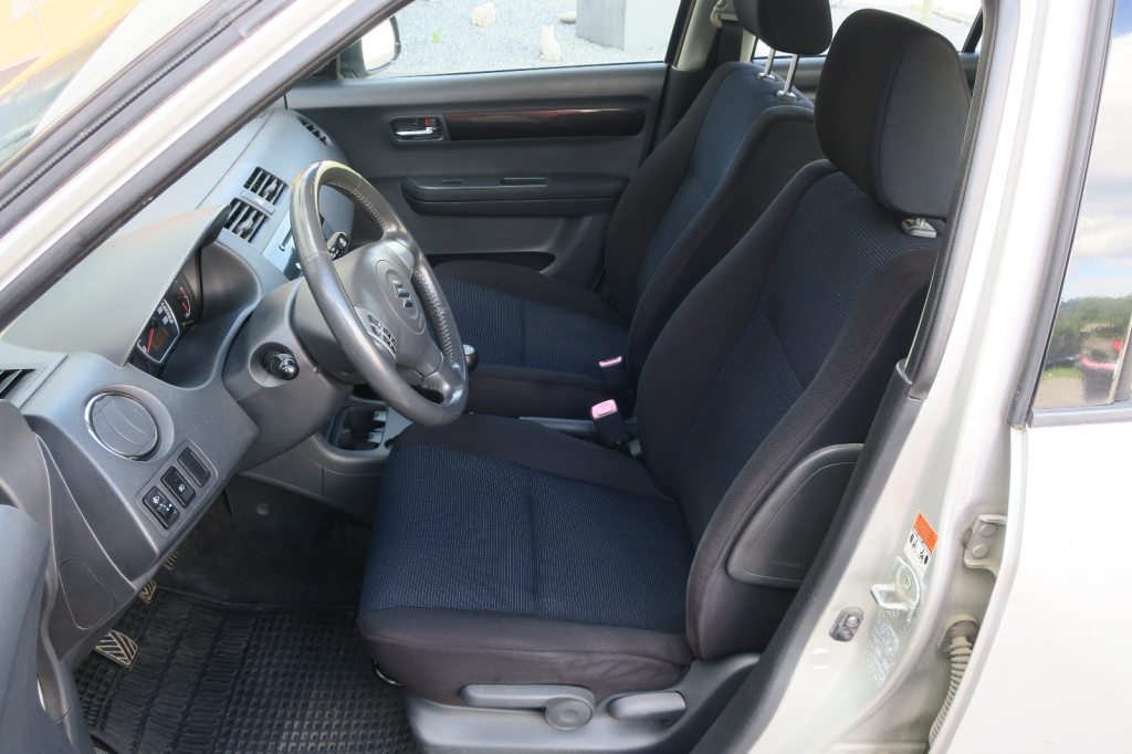 SUZUKI SWIFT 1.3 GL Top 4WD, Benzin, Occasion / Gebraucht, Handschaltung - 4