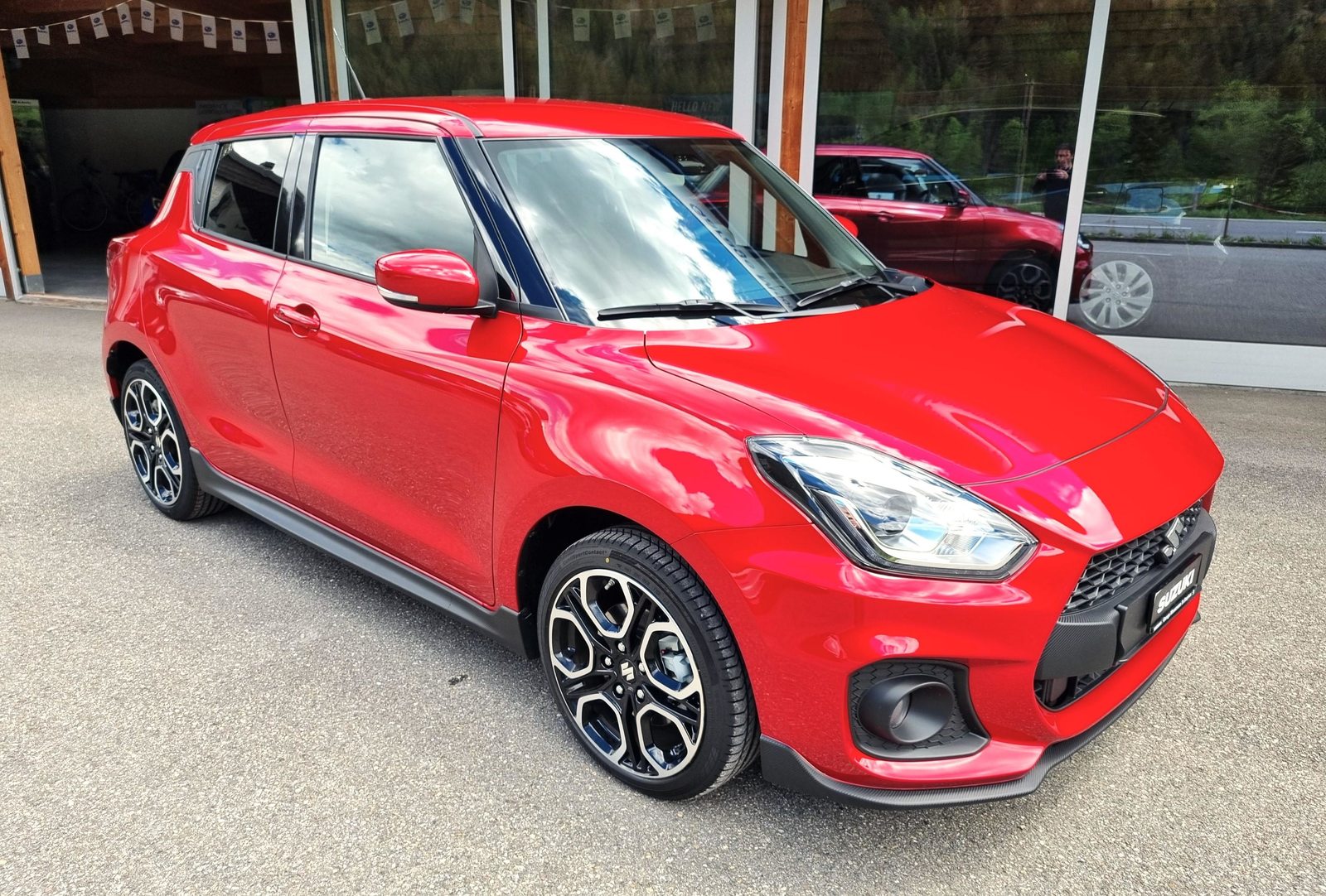 SUZUKI 1.4T Compact Top Hybrid, Mild-Hybrid Petrol/Electric, Ex-demonstrator, Manual - 3