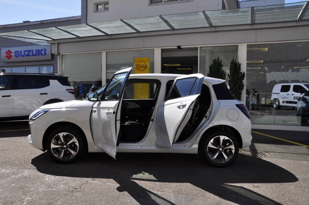 SUZUKI Swift 1.2 Sakura Top Hybrid 4x4, Mild-Hybrid Petrol/Electric, Ex-demonstrator, Manual - 4