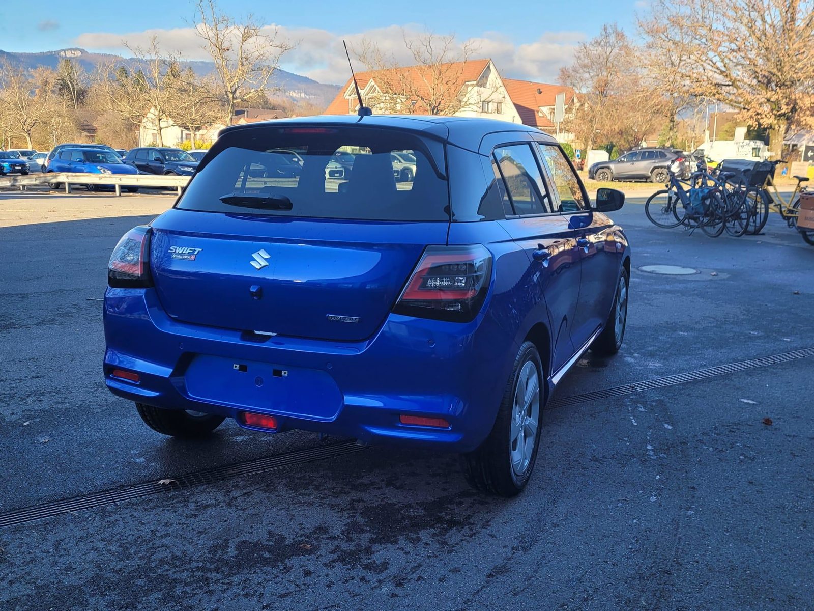 SUZUKI Swift 1.2 Compact+ Hybrid, Mild-Hybrid Petrol/Electric, Ex-demonstrator, Automatic - 4