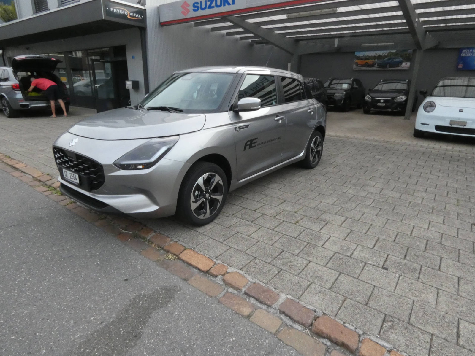 SUZUKI Swift 1.2 Sakura Top Hybrid 4x4