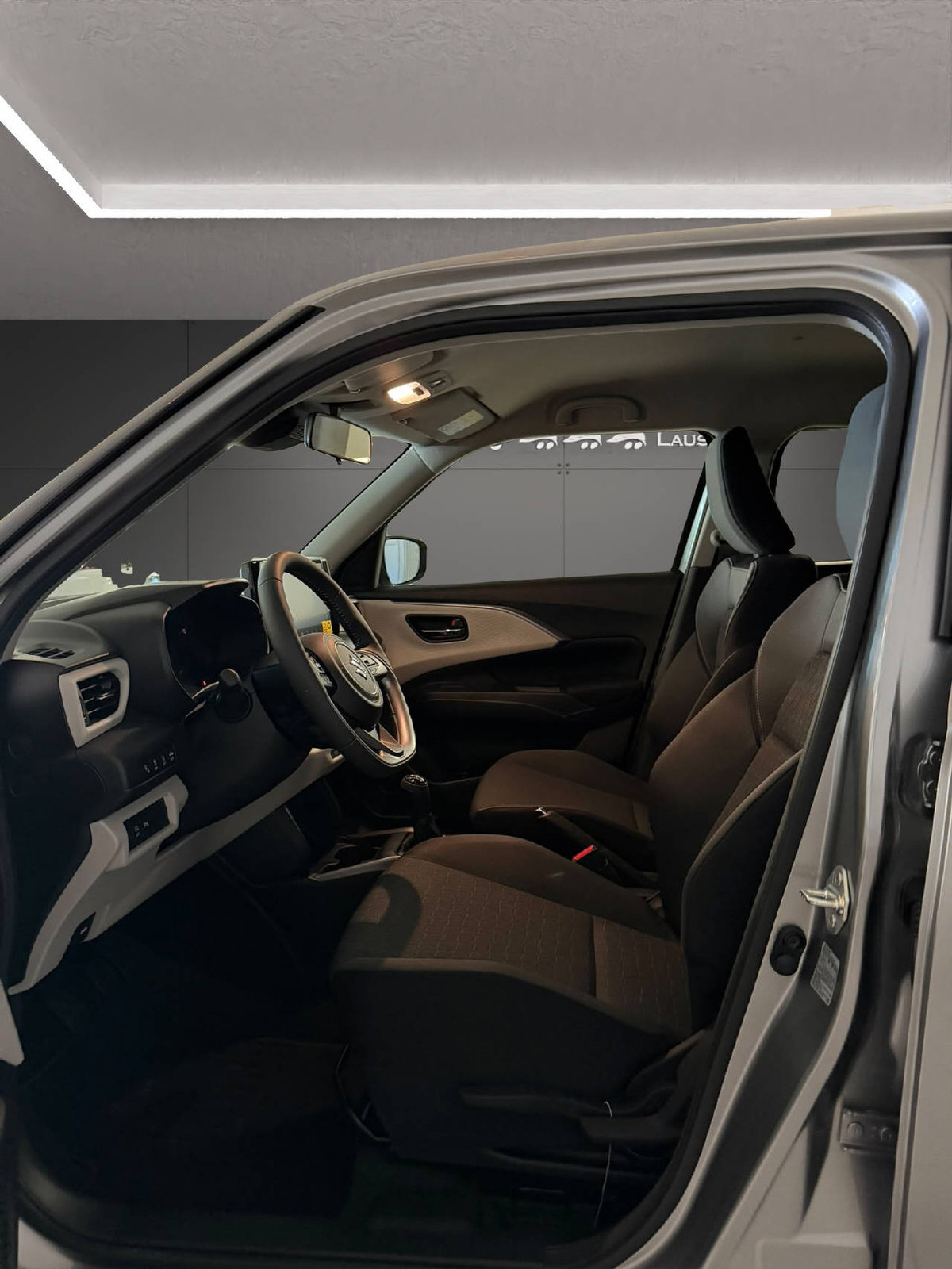 SUZUKI Swift 1.2 Compact Top Hybrid 4x4, Mild-Hybrid Petrol/Electric, Ex-demonstrator, Manual - 3