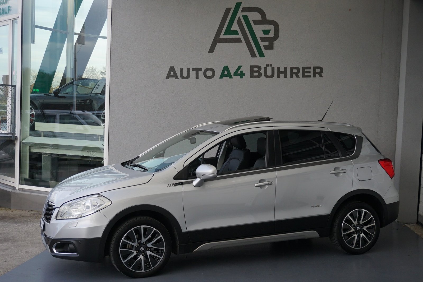 SUZUKI SX-4 S-Cross 1,6 TD PizSulai Automat 4WD mit Lederausstattun, Diesel, Second hand / Used, Automatic - 4