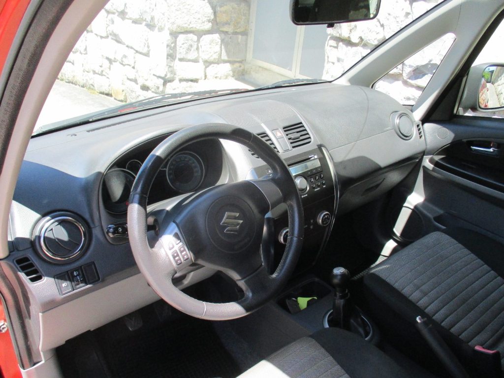 SUZUKI SX4 1.6 16V GL Top 4WD, Petrol, Second hand / Used, Manual - 4