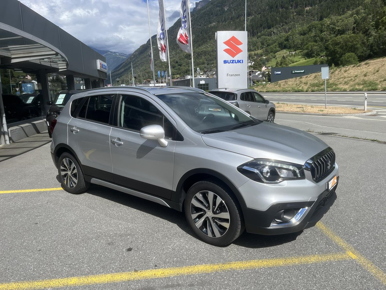 SUZUKI SX4 S-Cross 1.4 T Compact Top Hybrid 4x4, Mild-Hybrid Benzin/Elektro, Occasion / Gebraucht, Automatik - 3
