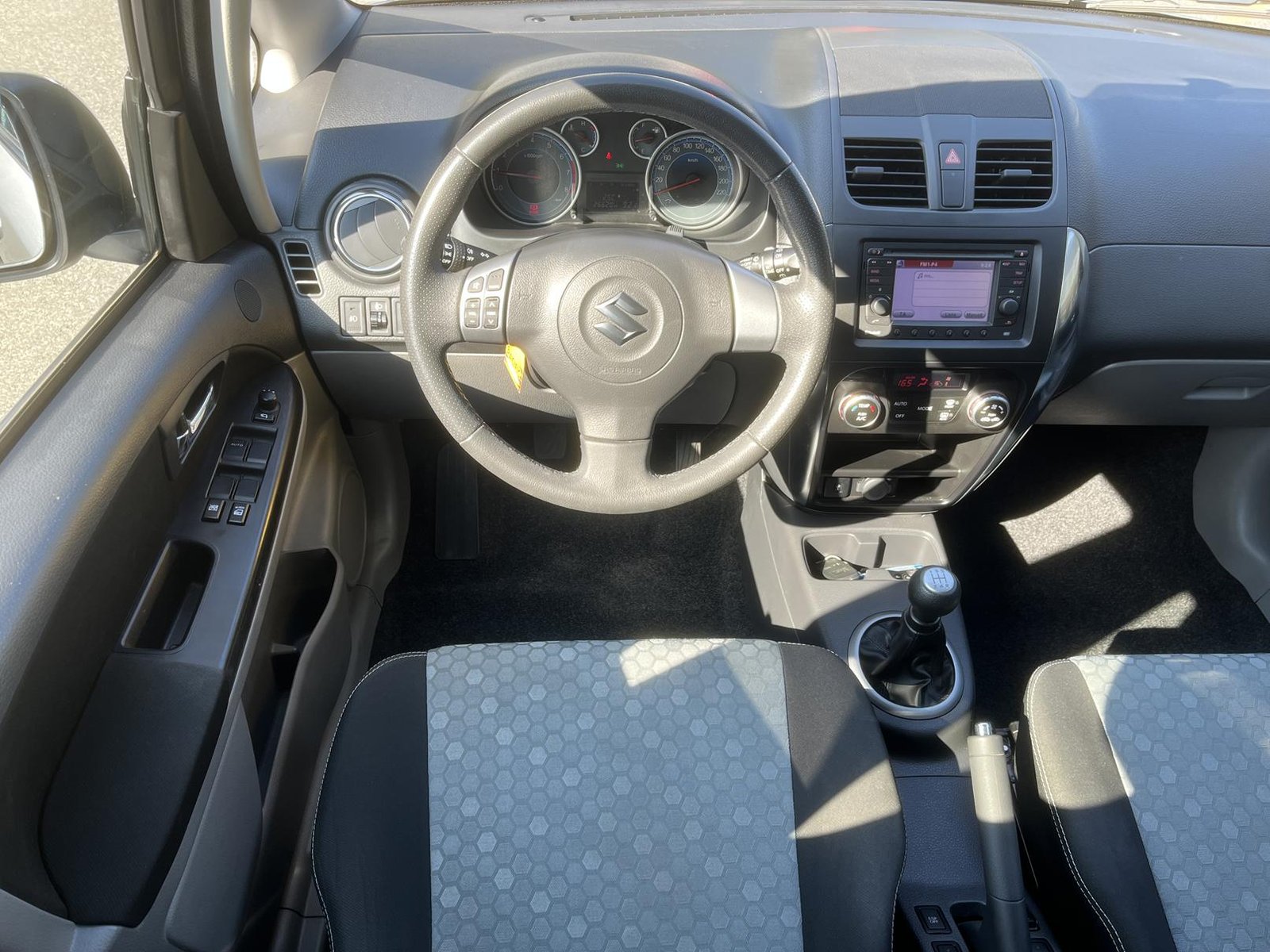 SUZUKI SX4 1.6 16V GL Top S.Cellano 4WD, Petrol, Second hand / Used, Manual - 5