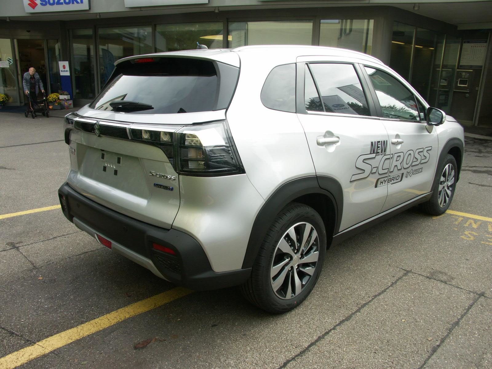 SUZUKI S-Cross 1.5 Compact Top Hybrid 4x4, Voll-Hybrid Benzin/Elektro, Neuwagen, Automatik - 3