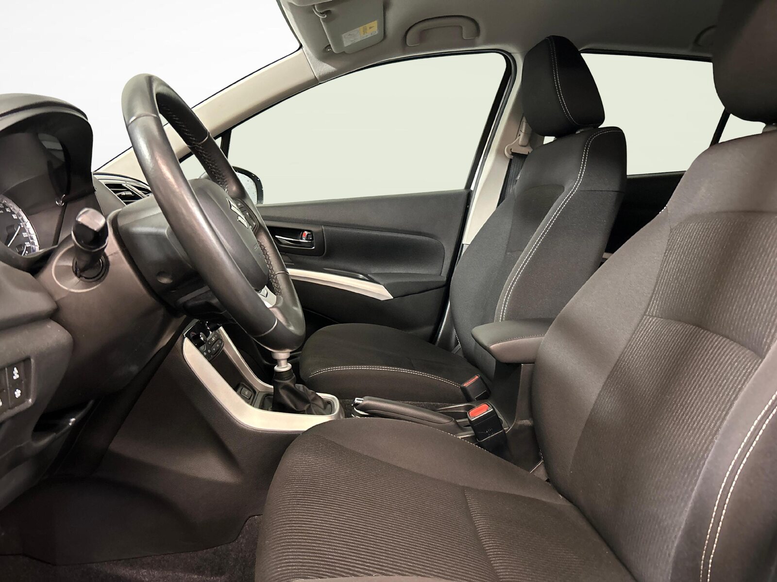 SUZUKI SX4 S-Cross 1.4 T Generation Hybrid 4x4, Mild-Hybrid Petrol/Electric, Second hand / Used, Manual - 3