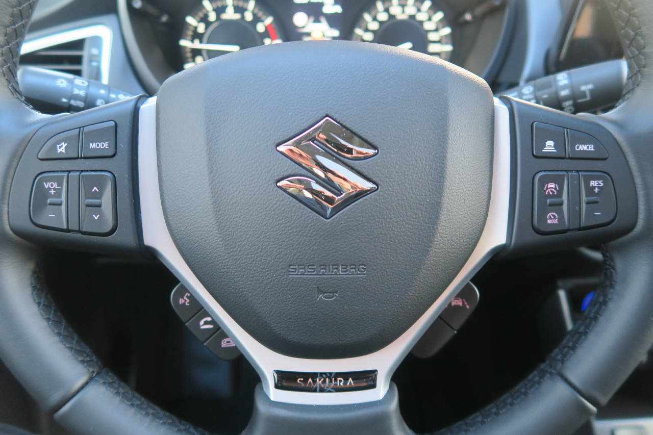 SUZUKI S-Cross 1.4 T Sakura Top Hybrid 4x4, Mild-Hybrid Benzin/Elektro, Neuwagen, Automatik - 6