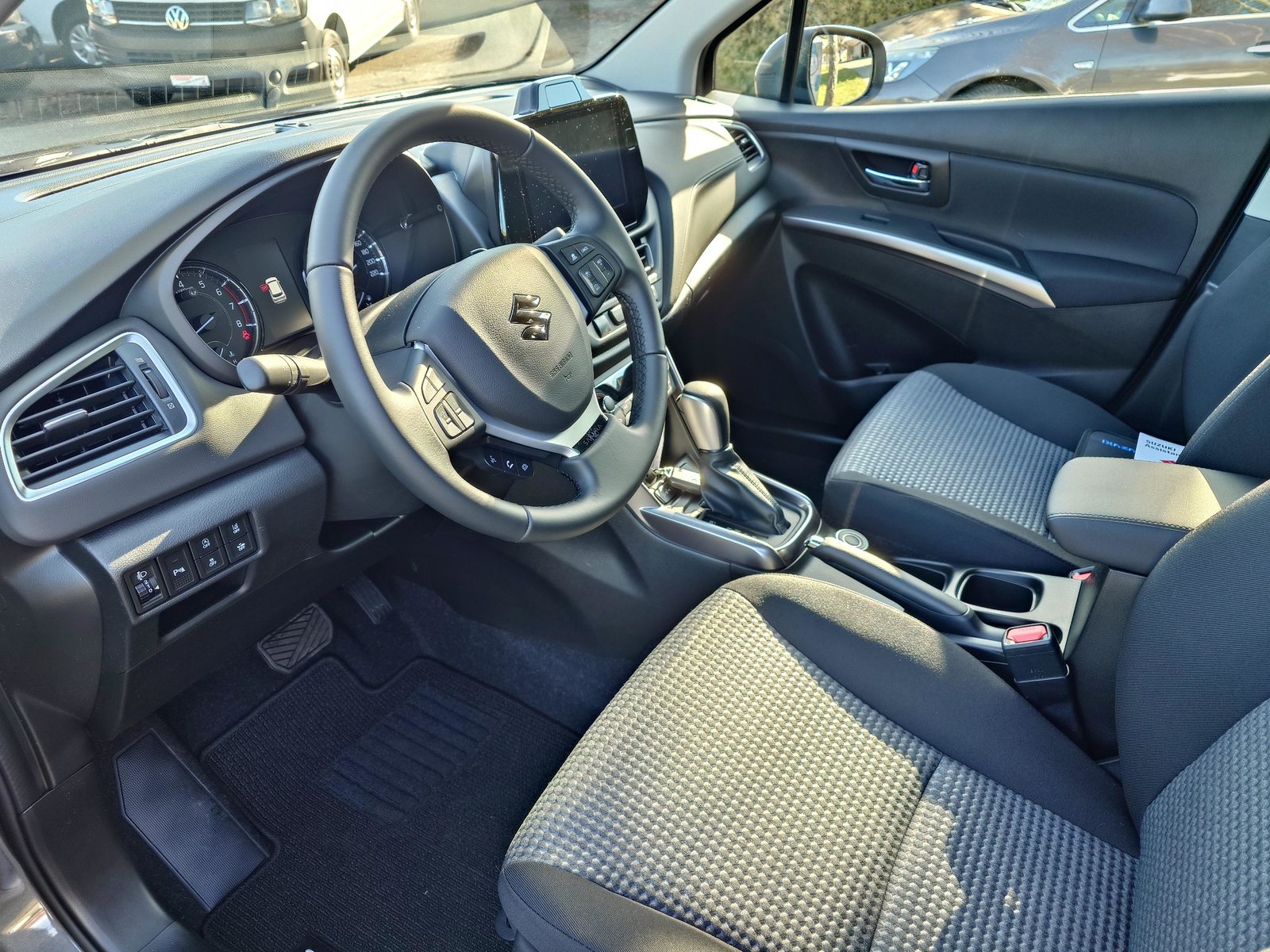 SUZUKI S-Cross 1.4 T Sakura Hybrid 4x4, Mild-Hybrid Petrol/Electric, New car, Automatic - 6