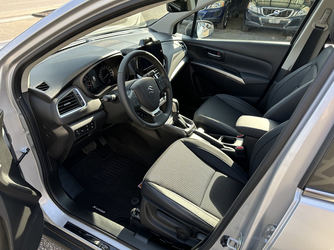 SUZUKI S-Cross 1.4 T Sakura Top Hybrid 4x4, Mild-Hybrid Petrol/Electric, New car, Automatic - 2
