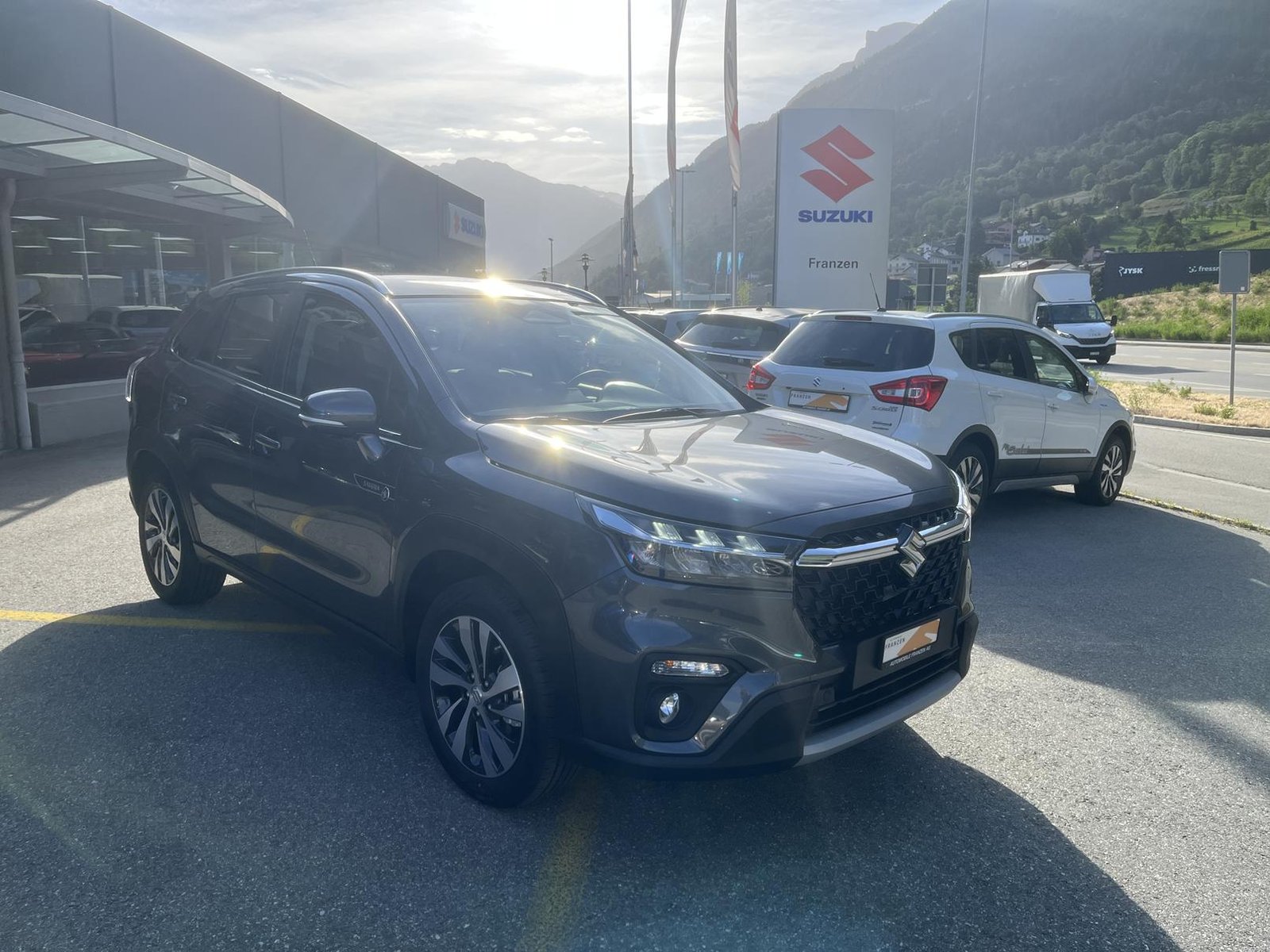 SUZUKI S-Cross 1.4 T Sakura Top Hybrid 4x4, Hybride Léger Essence/Électricité, Voiture nouvelle, Automatique - 3