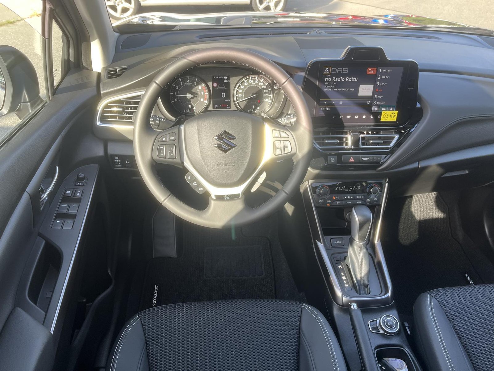 SUZUKI S-Cross 1.4 T Sakura Top Hybrid 4x4, Hybride Léger Essence/Électricité, Voiture nouvelle, Automatique - 7