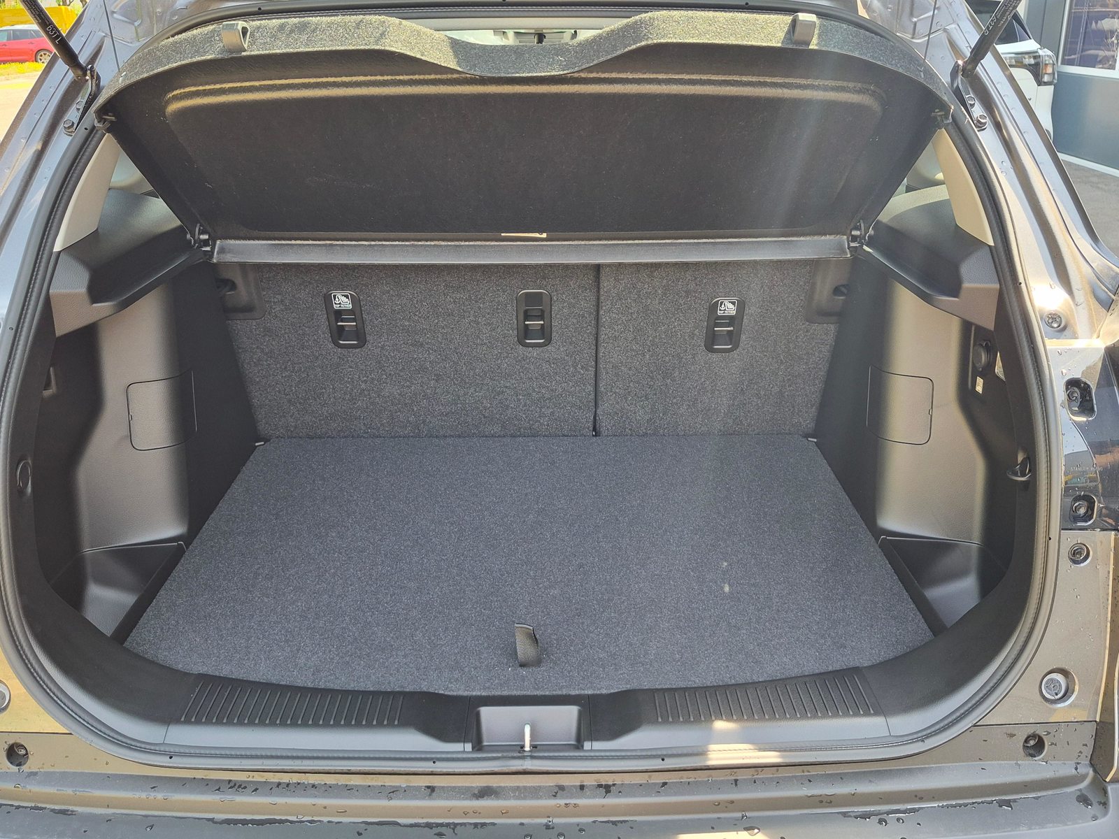 SUZUKI S-Cross 1.4 T Sakura Top Hybrid 4x4, Mild-Hybrid Benzin/Elektro, Neuwagen, Automatik - 6