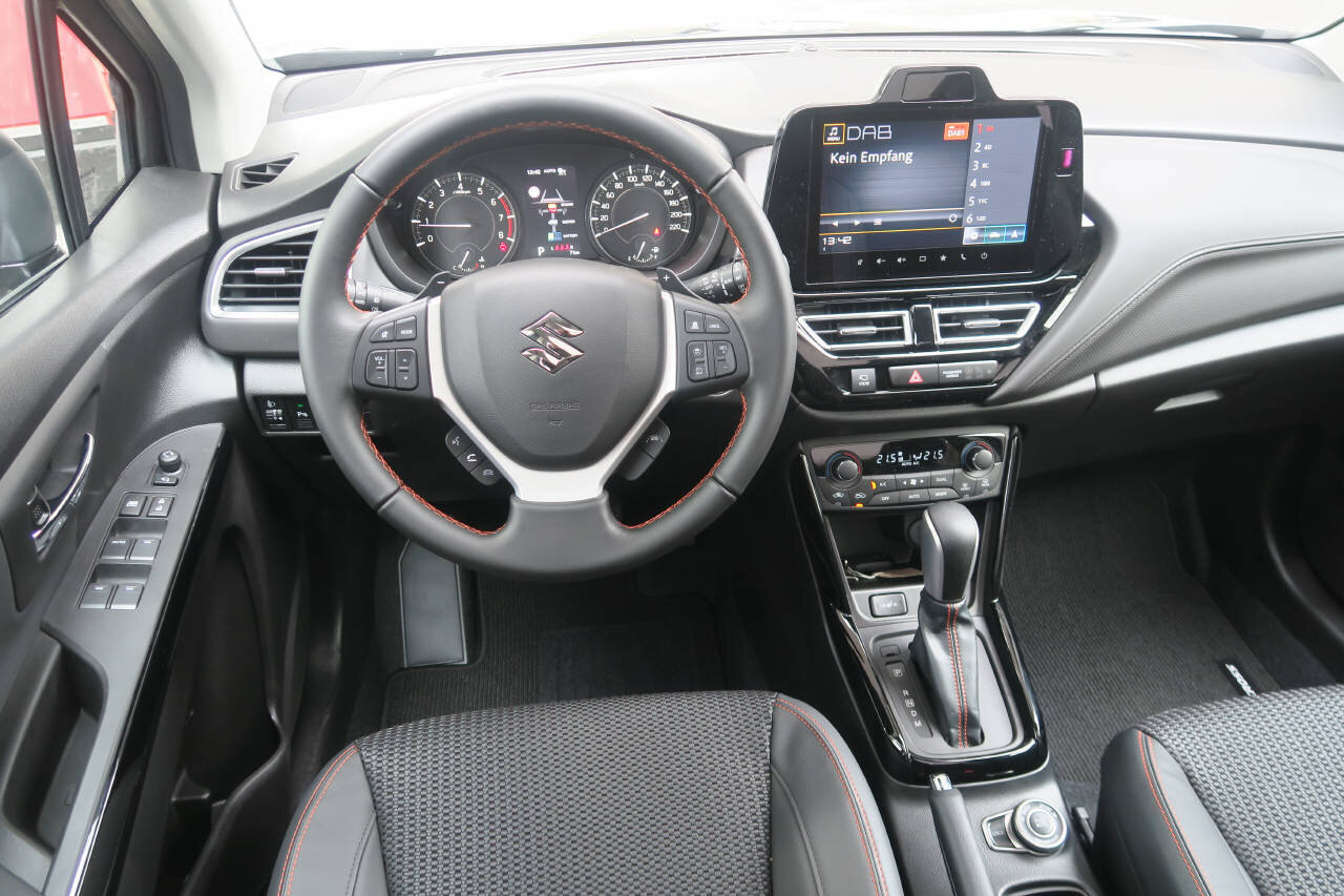 SUZUKI S-Cross 1.4 T Black Edition Top Hybrid 4x4, Mild-Hybrid Benzin/Elektro, Neuwagen, Automatik - 5