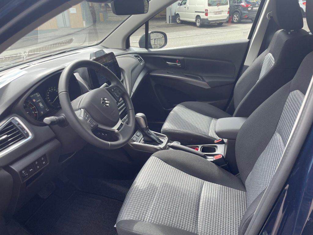 SUZUKI S-CROSS 1.4 T Sakura Hybrid 4x4, Hybride Leggero Benzina/Elettrica, Auto nuove, Automatico - 5