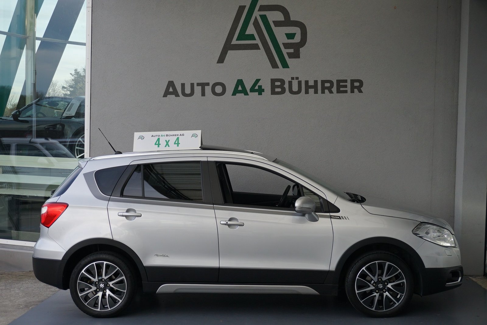 SUZUKI SX-4 S-Cross 1,6 TD PizSulai Automat 4WD mit Lederaus, Diesel, Second hand / Used, Automatic - 5
