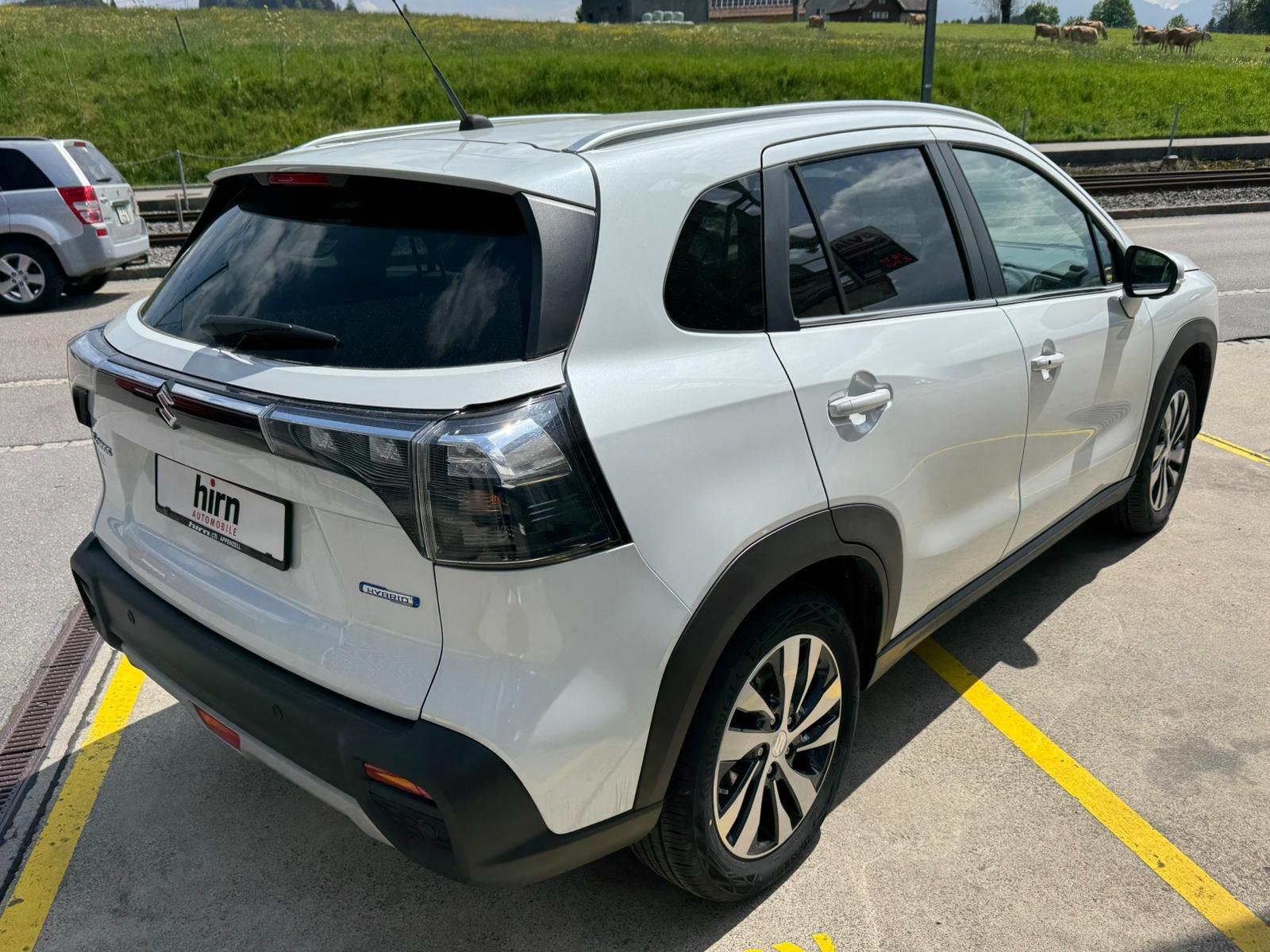SUZUKI S-Cross 1.4 T Compact+ Hybrid 4x4, Mild-Hybrid Petrol/Electric, Second hand / Used, Manual - 3