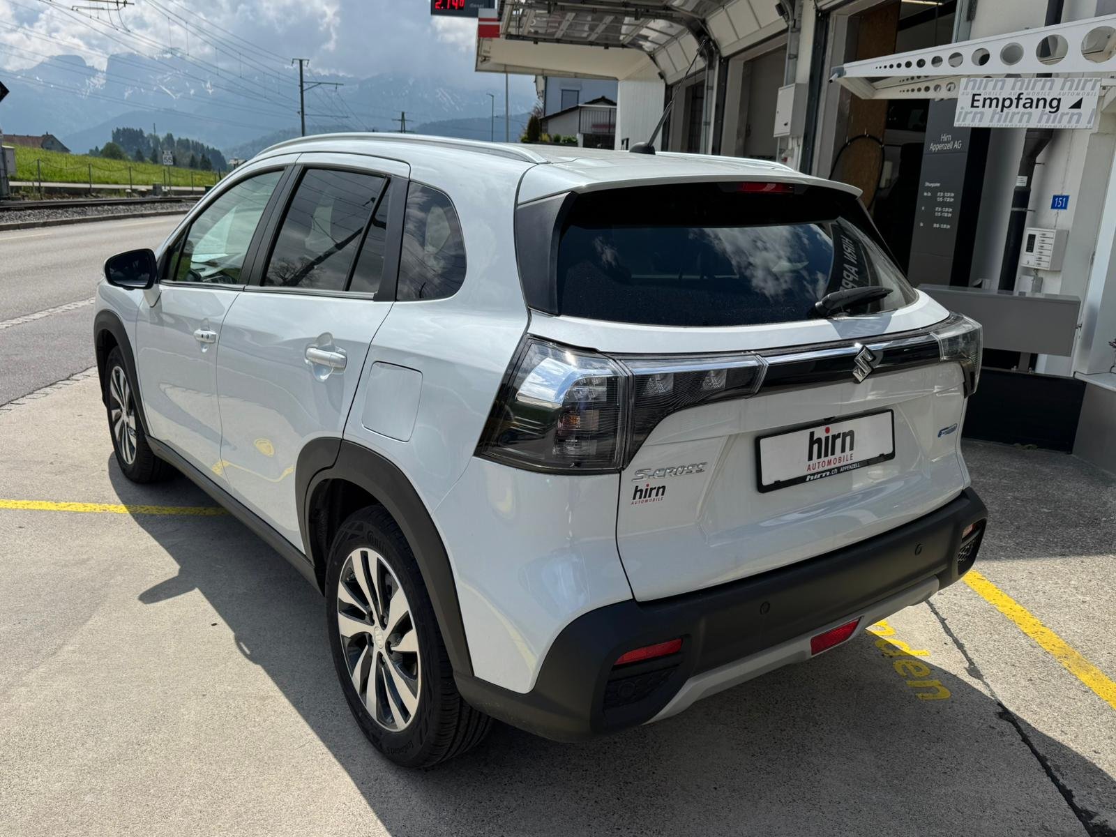 SUZUKI S-Cross 1.4 T Compact+ Hybrid 4x2, Mild-Hybrid Petrol/Electric, Second hand / Used, Manual - 4