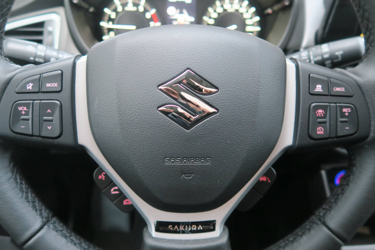 SUZUKI S-Cross 1.4 T Sakura Top Hybrid 4x4, Mild-Hybrid Benzin/Elektro, Occasion / Gebraucht, Automatik - 6