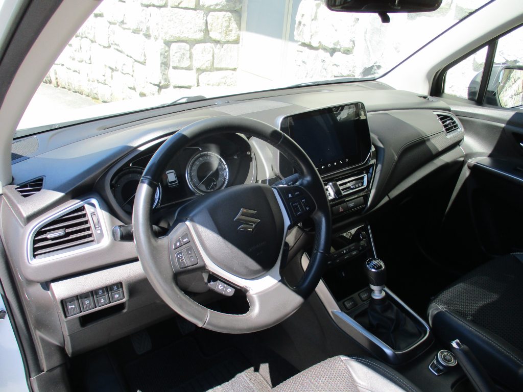 SUZUKI S-CROSS 1.4 T Compact Top Hybrid 4x4, Mild-Hybrid Benzin/Elektro, Occasion / Gebraucht, Handschaltung - 4