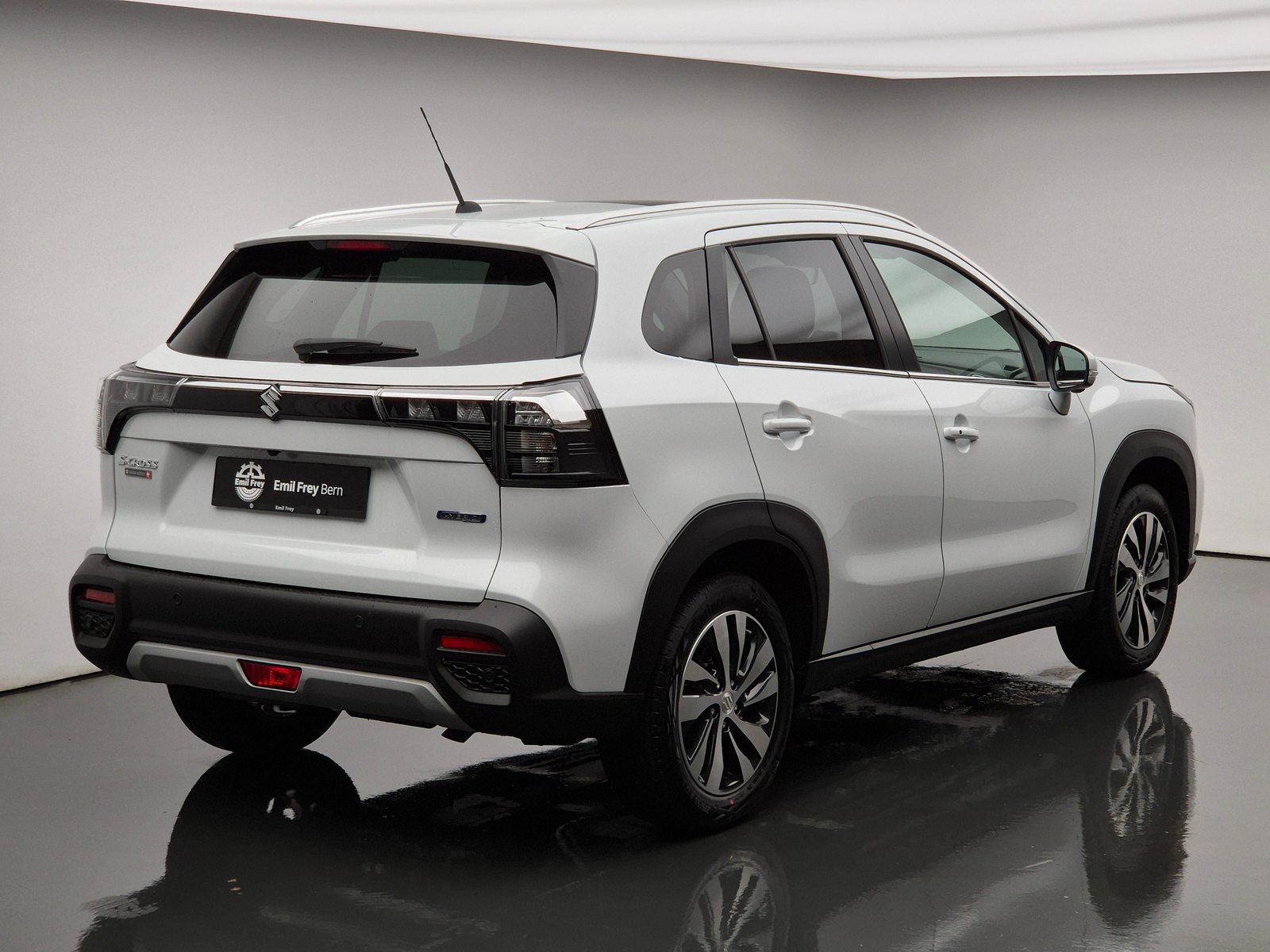 SUZUKI S-Cross 1.4 T Compact Top Hybrid 4x4 ab1.99% Leasing, Mild-Hybrid Petrol/Electric, Ex-demonstrator, Automatic - 4