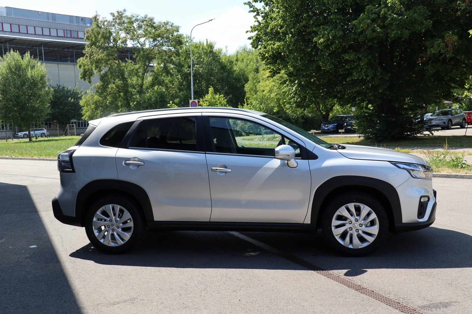 SUZUKI S-Cross 1.4 T Compact+ Hybrid 4x4, Mild-Hybrid Petrol/Electric, Ex-demonstrator, Manual - 2