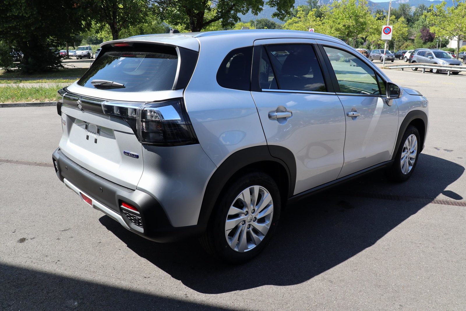 SUZUKI S-Cross 1.4 T Compact+ Hybrid 4x4, Mild-Hybrid Petrol/Electric, Ex-demonstrator, Manual - 3